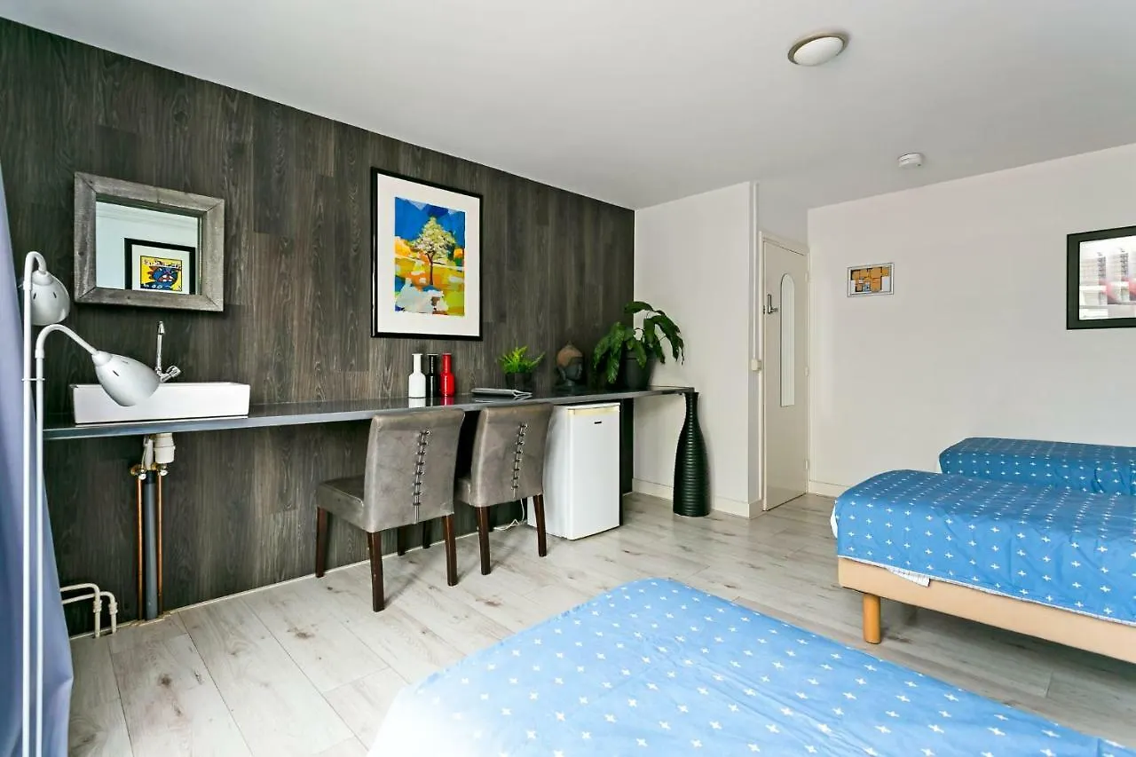 Guesthouse Living & Sleeping Eindhoven 0*,