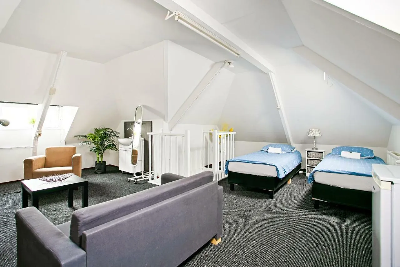 Oda ve Kahvaltı Guesthouse Living & Sleeping Eindhoven